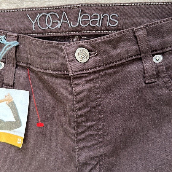 Yoga jeans high rise straight size 30 brown 34” inseam Canadian brand - Picture 3 of 10